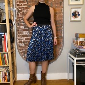 Pleated jacquard holiday skirt